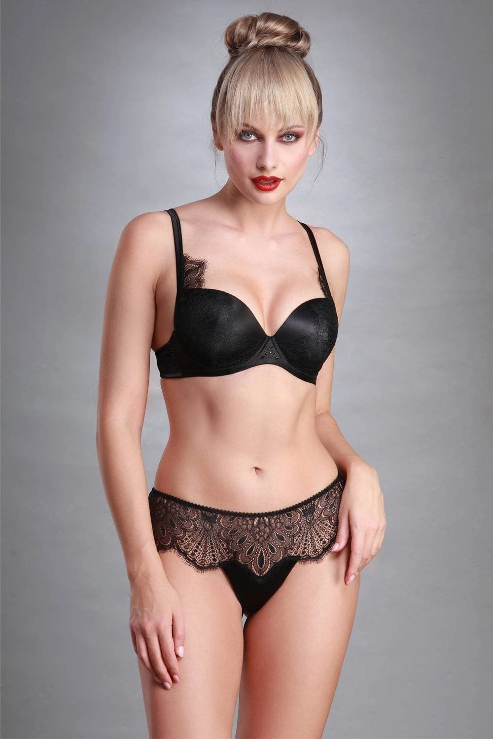 Tresor Bra With Swarovski Crystals (D-DD sizing)